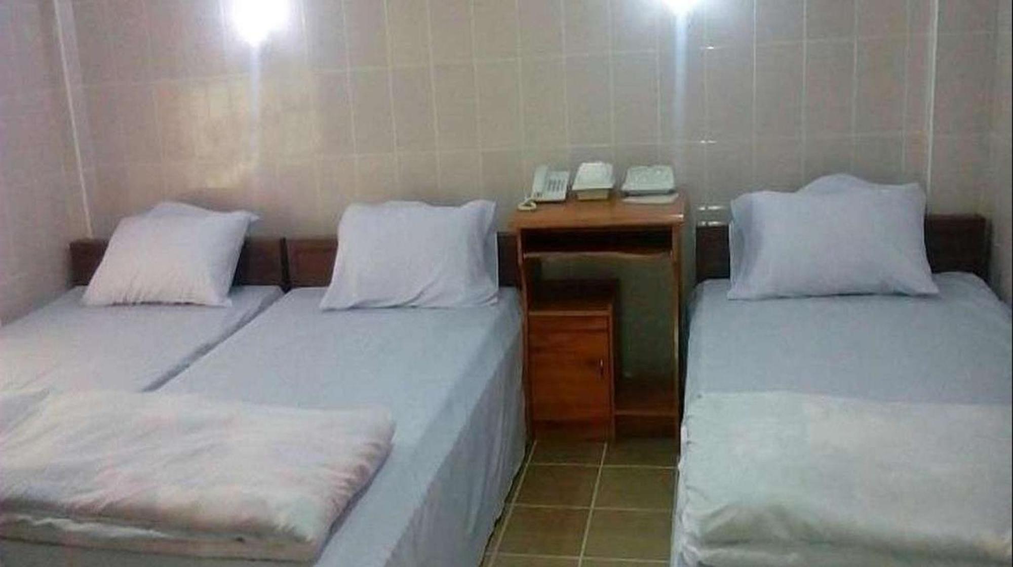 Red Dragon Hotel Hsipaw Δωμάτιο φωτογραφία