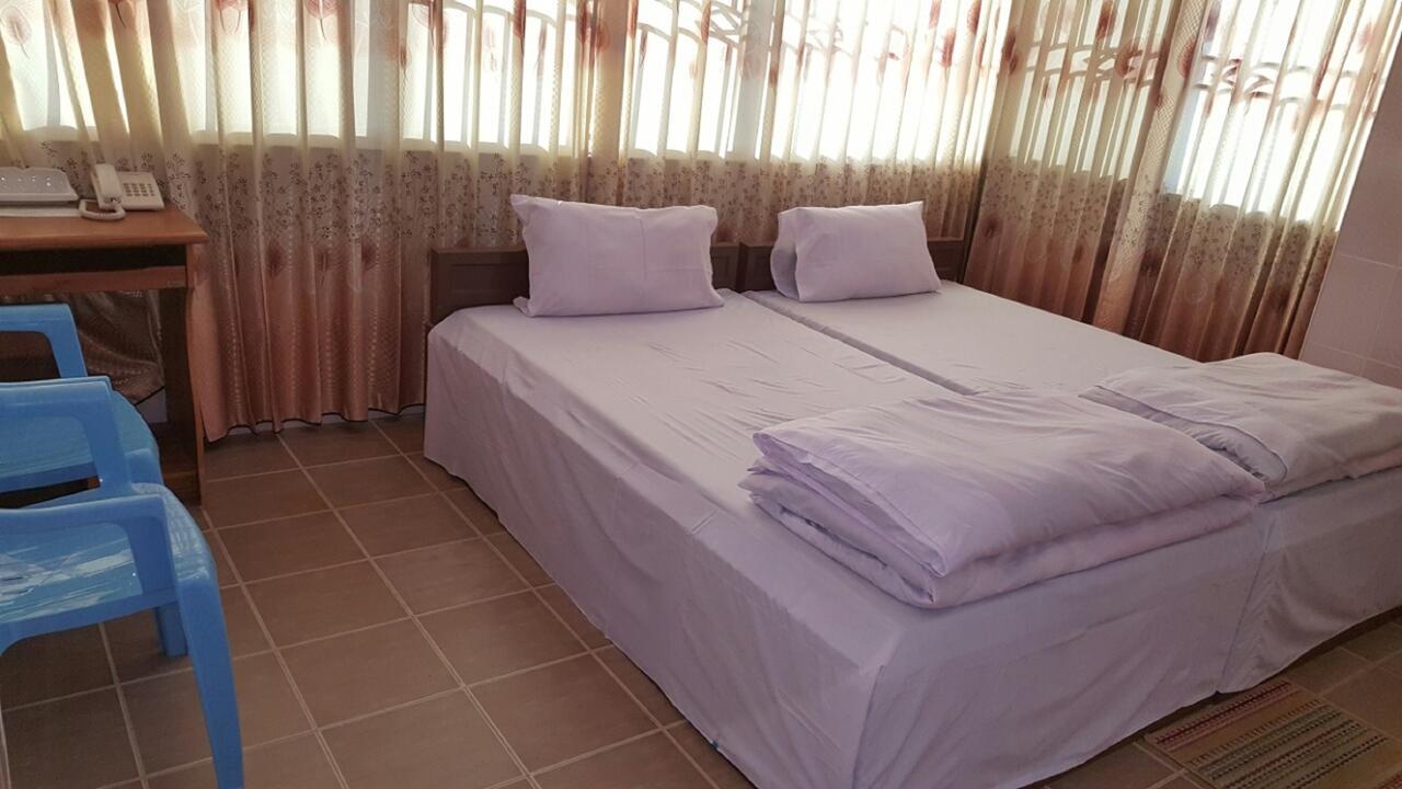 Red Dragon Hotel Hsipaw Εξωτερικό φωτογραφία