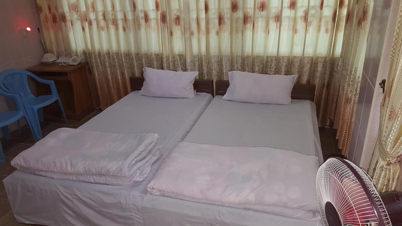 Red Dragon Hotel Hsipaw Εξωτερικό φωτογραφία